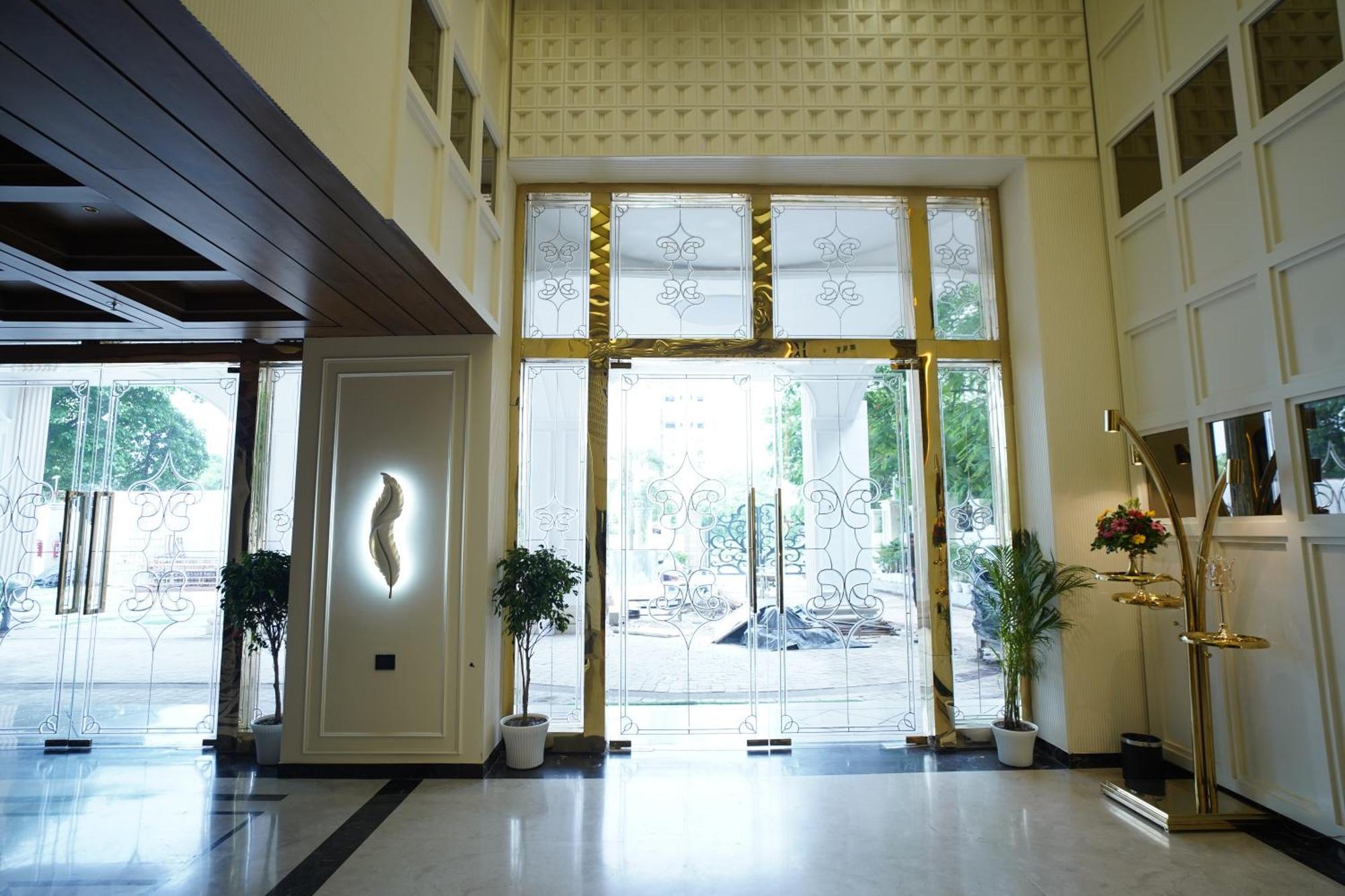 Ornate Lucknow Hotel Luaran gambar