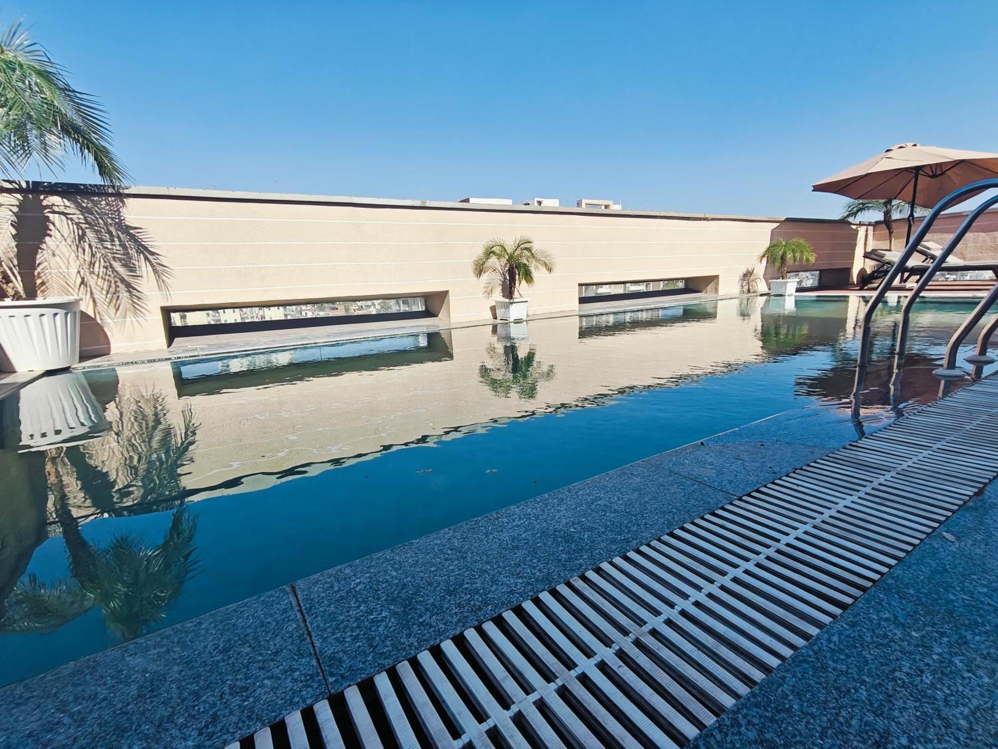 Ornate Lucknow Hotel Luaran gambar